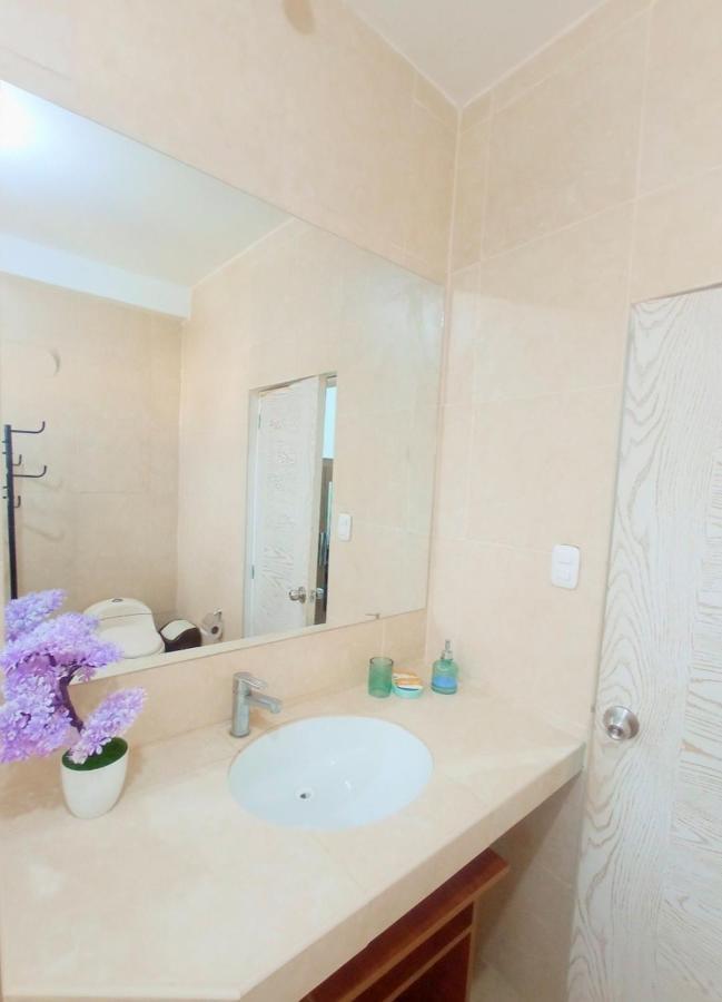 Deluxe Hotel Talara - A 5 Minutos Del Aeropuerto Y Plaza De Armas Habitación foto