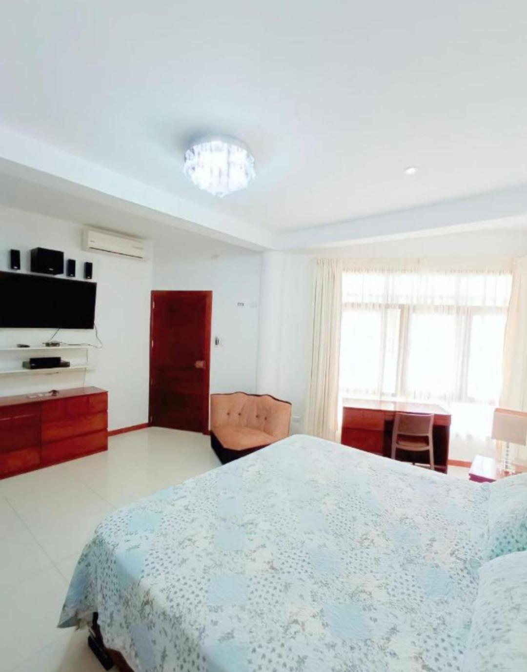 Deluxe Hotel Talara - A 5 Minutos Del Aeropuerto Y Plaza De Armas Habitación foto