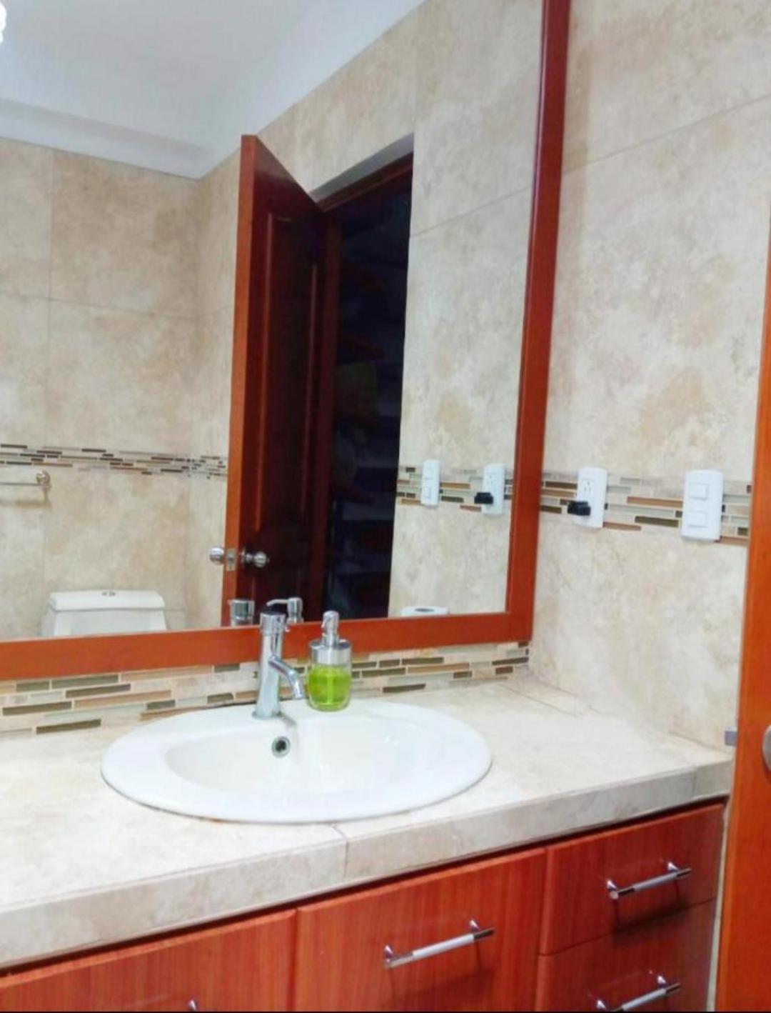 Deluxe Hotel Talara - A 5 Minutos Del Aeropuerto Y Plaza De Armas Habitación foto